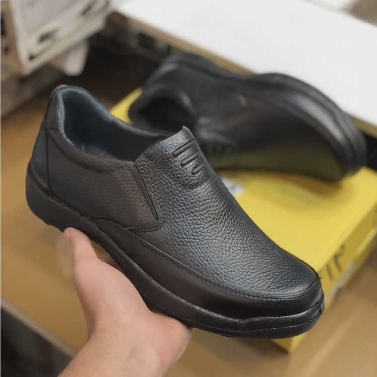 کفش چرم مردانه مدل اوزین مشکی با کفی طبی و زیره پیو سبک