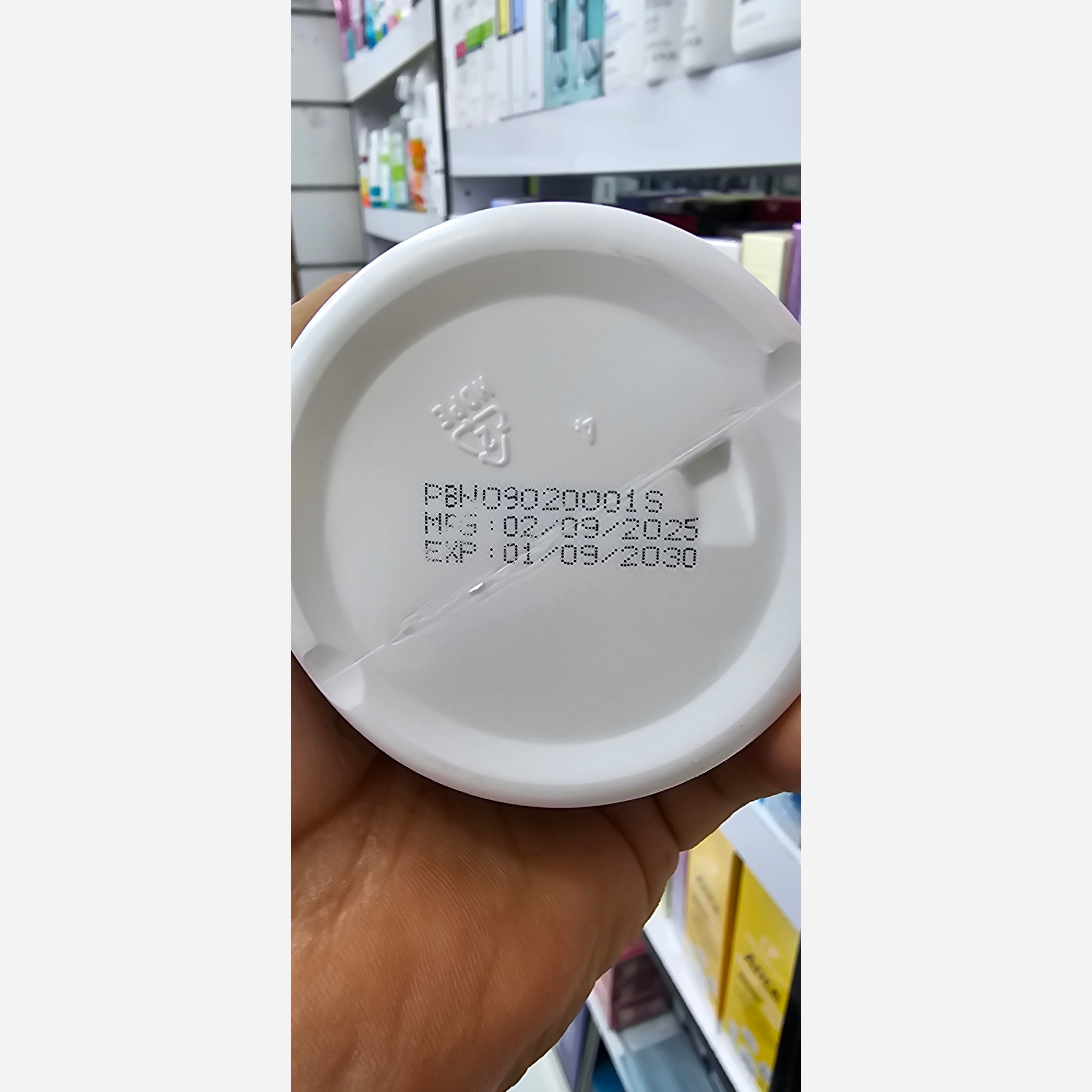 لوسیون آبرسان هویج دکتر دیوی حاوی AHA + گلوتاتیون + ویتامین C و SPF 50 PA+++ مخصوص پوستهای اگزمای و خشکی بیش از حد