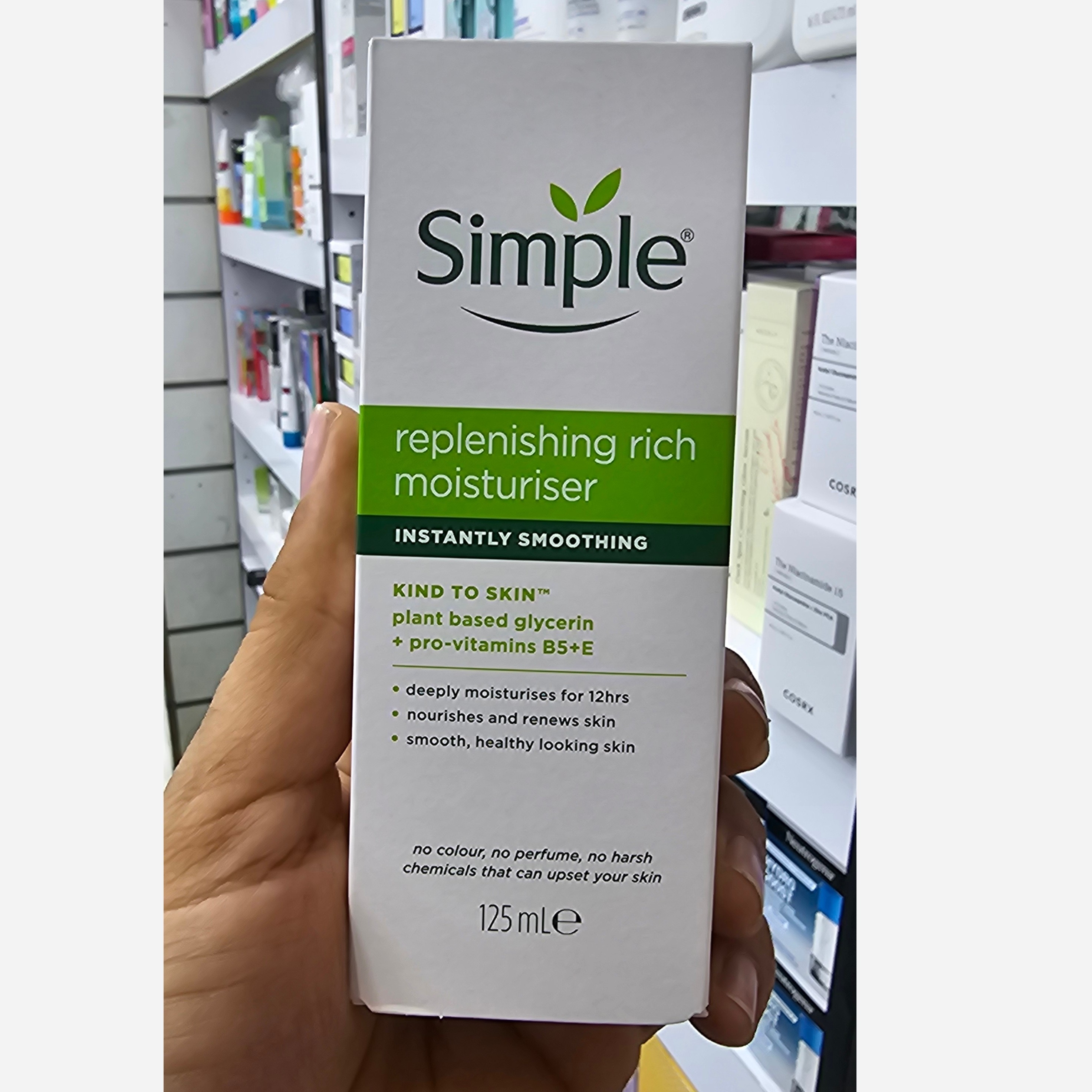 مرطوبکننده Simple Replenishing Rich برای پوستهای خشک و دهیدراته بدون عطر 12 ساعت آبرسانی