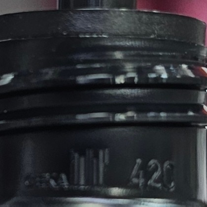 ریمل مشکی اسنس essence 12 میل حجم دهنده بلند کننده مژه با برس فیبری بدون الکل و ضد حساسیت
