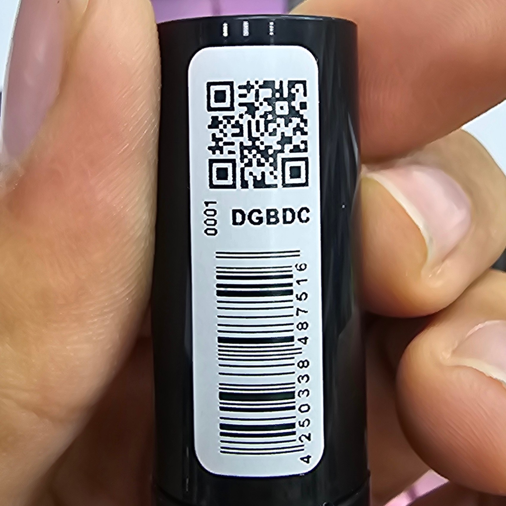 ریمل مشکی اسنس essence 12 میل حجم دهنده بلند کننده مژه با برس فیبری بدون الکل و ضد حساسیت