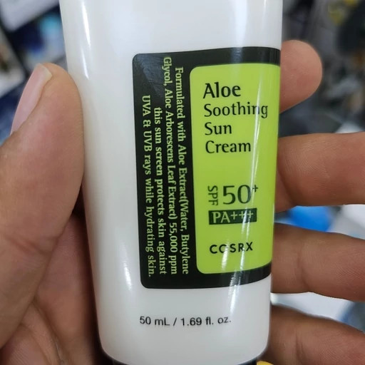 کرم ضد آفتاب کوزارکس مدل Aloe Vera با SPF50 و خاصیت آبرسان و بدون رد سفیدی 50 میلیلیتر