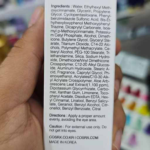 کرم ضد آفتاب کوزارکس مدل Aloe Vera با SPF50 و خاصیت آبرسان و بدون رد سفیدی 50 میلیلیتر