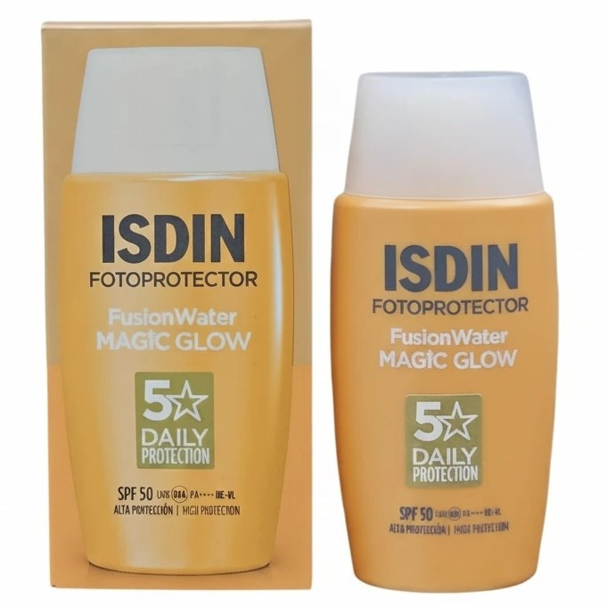 ضدآفتاب ایزدین ISDIN Fotoprotector Fusion Water Magic Medium رنگ مدیوم مخملی یکدست به پوست طبیعی