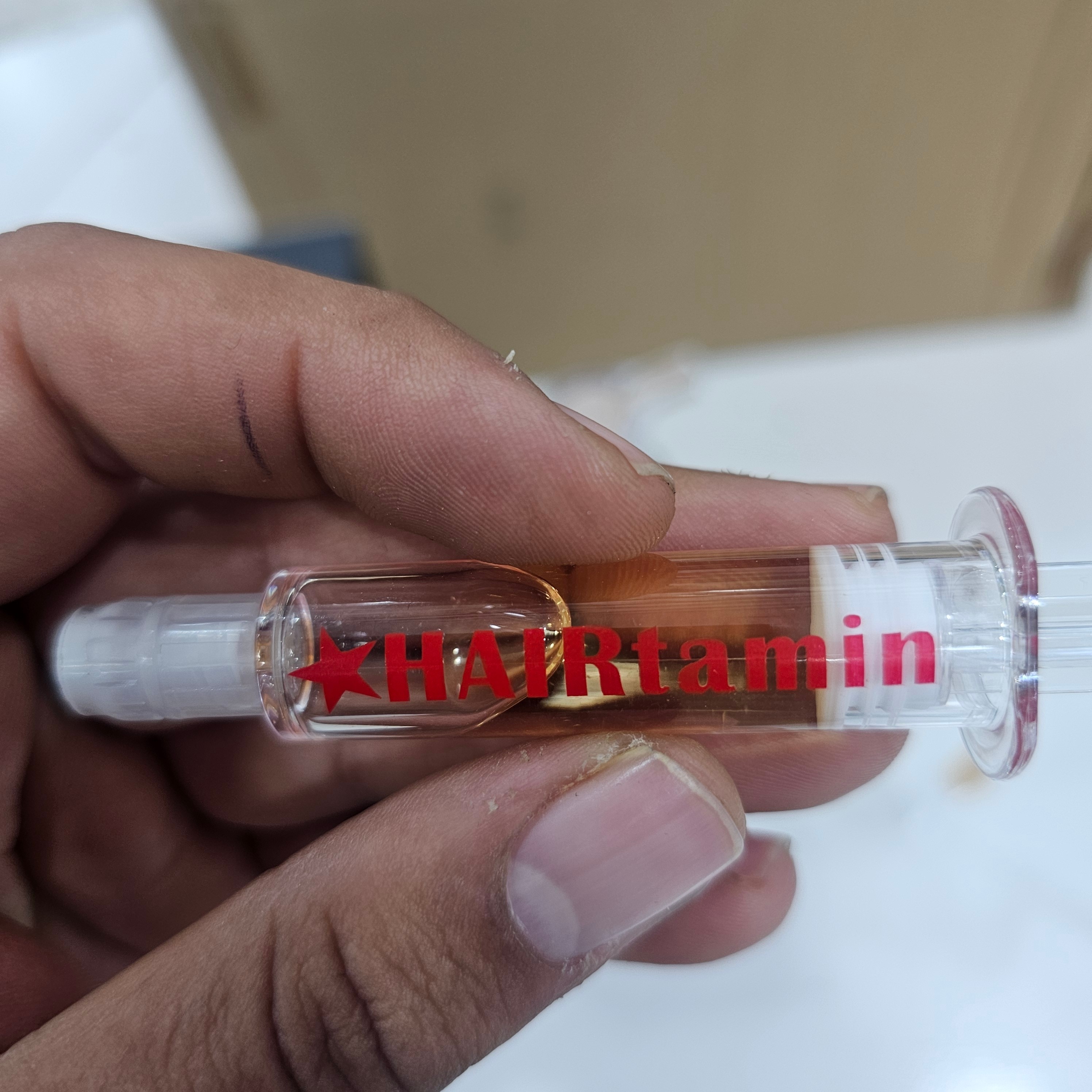 شامپو پروتئین کوئین مدل Protein Queen ضد ریزش و تقویت کننده حاوی کراتین، کلاژن، آرگان و زنجبیل