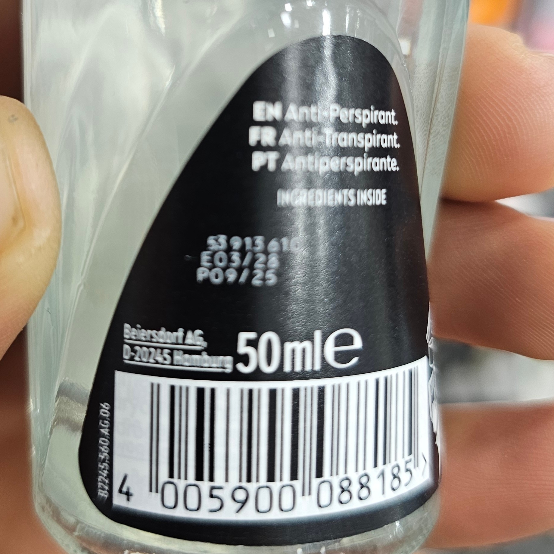 مام رول ضد تعریق مردانه نیوآ Black & White Fresh 50ml آلمانی اورجینال 72 ساعته ضد عرق بدون لک بر روی لباس