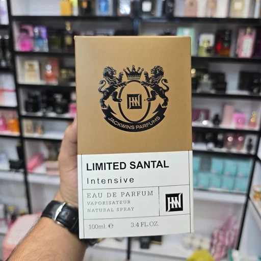 ادکلن چوبی Jackwins Limited Santal 33 100ml – رایحهٔ لیمیتد سانتال اینتنسیو با نتهای هل، زنبق و بنفشه