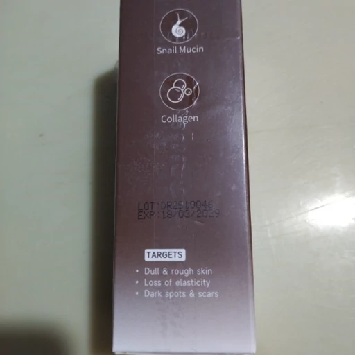 سرم صورت DR.RASHEL SKIN CARE the Snail Face Serum برای کاهش لکهای تیره و افزایش درخشندگی و شفافیت پوست