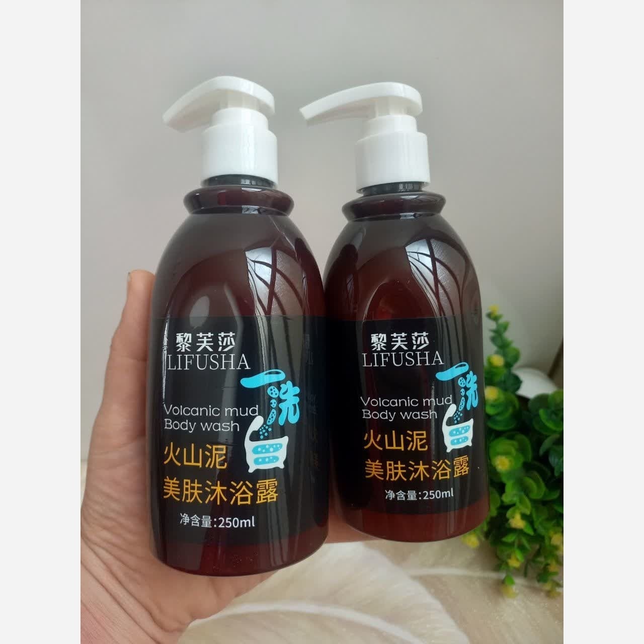 شامپو سفید کننده فوری لیفوشا 250ml بدن و صورت کنترل چربی رفع بوی نامطبوع