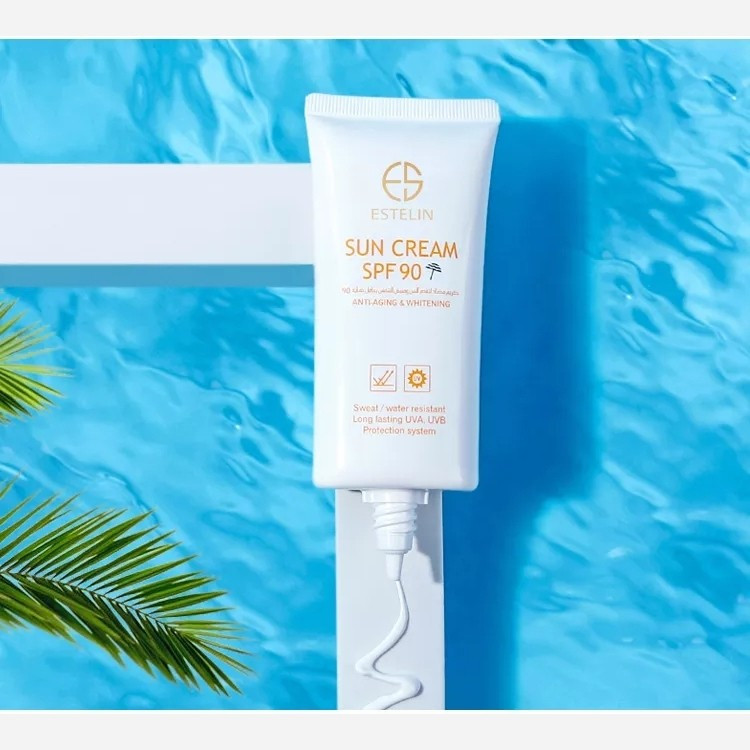 کرم ضدآفتاب استلین SPF90 بدون رنگ، ضدآفتاب شیمیایی، ضدعرق، مناسب پوست چرب، حاوی ویتامین C و نیاسینامید