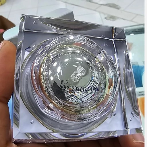 کرم ضد لک و روشن کننده نامبوزین 5Plus اورجینال حاوی آنتیاکسیدان برای انواع پوست