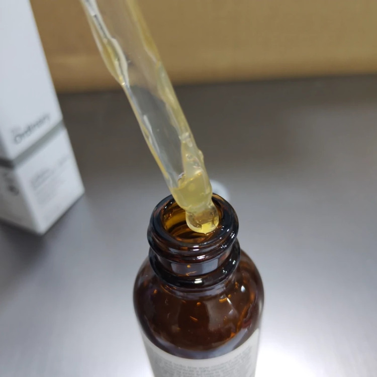 سرم دور چشم اوردینری مدل 5% Caffeine Solution حجم 30 میل اصل - کاهش پف و تیرگی پوست