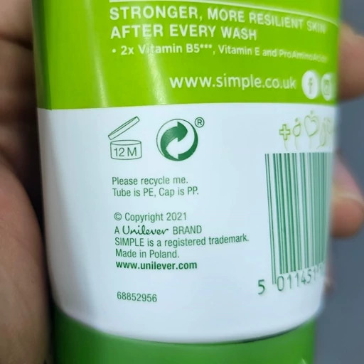 ژل شستشو صورت سیمپل Moisturising Facial Wash 150 میلیلیتر پوست خشک حساس