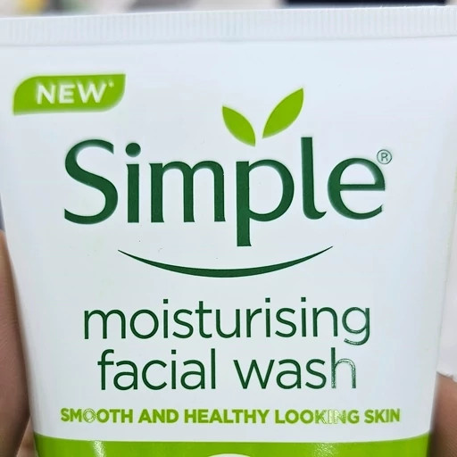 ژل شستشو صورت سیمپل Moisturising Facial Wash 150 میلیلیتر پوست خشک حساس
