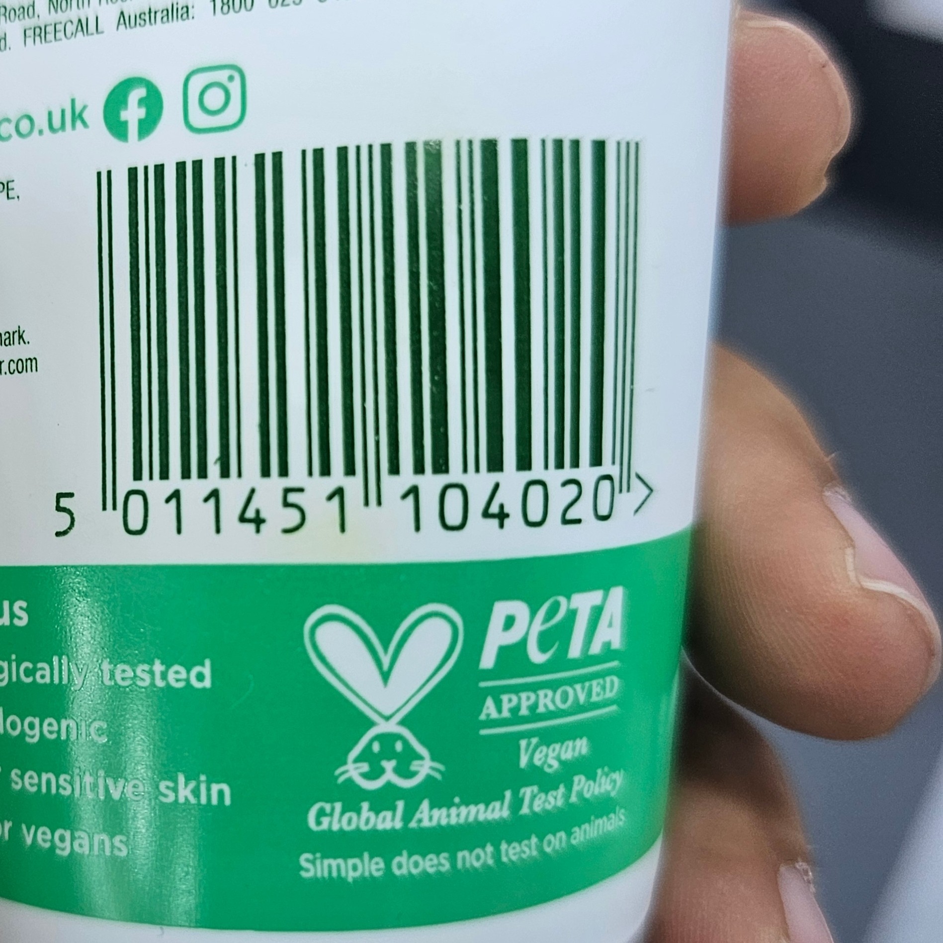 ژل شستشو سیمپل ضدپیری چای سبز 150 میلیلیتر – کنترل چربی، سفتی و کلاژنسازی پوست