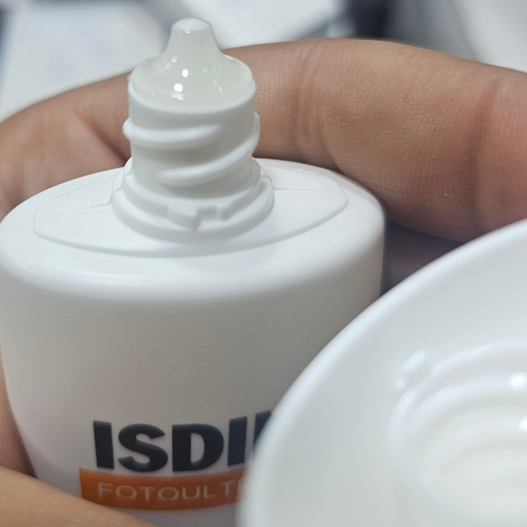ضدآفتاب ایسدین Active Unify ضد لک بیرنگ SPF100 زودجذب