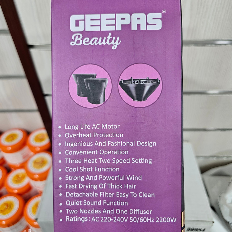 سشوار Geepas GHD86069 2200W AC موتور، سه شاخ، حفاظت گرمایی، برای استایلینگ حرفهای