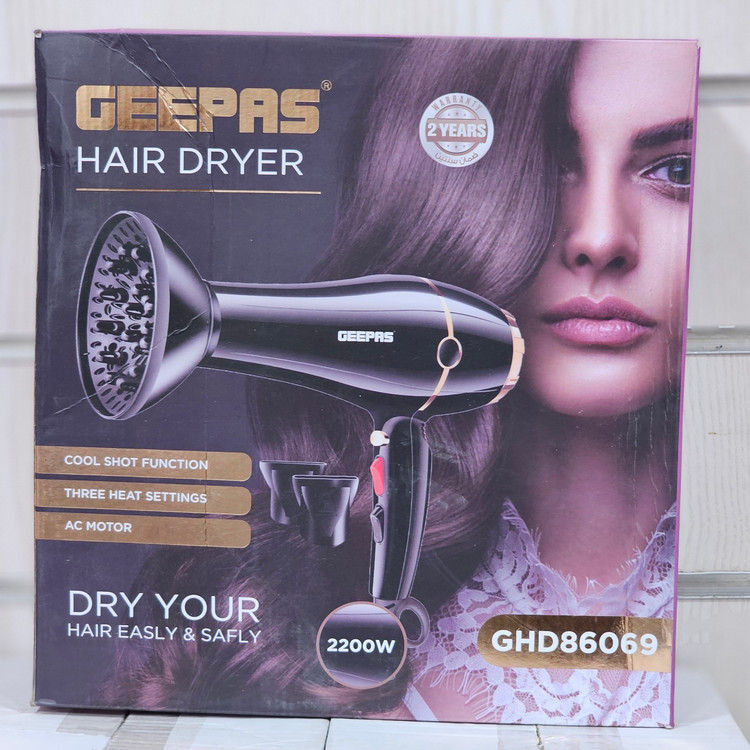 سشوار Geepas GHD86069 2200W AC موتور، سه شاخ، حفاظت گرمایی، برای استایلینگ حرفهای