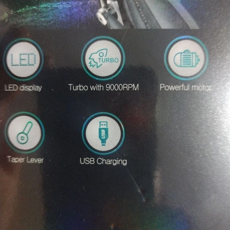 ماشین اصلاح کلیپر سر و صورت VGR مدل V-640C مناسب سایه زنی، فرم دهی و اصلاح دقیق سر و صورت