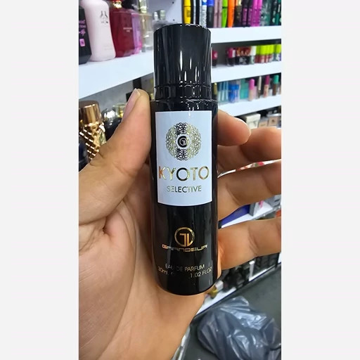 عطر کریکه 30 میل گرندیور با ماندگاری 6 ساعته پخش بو عالی