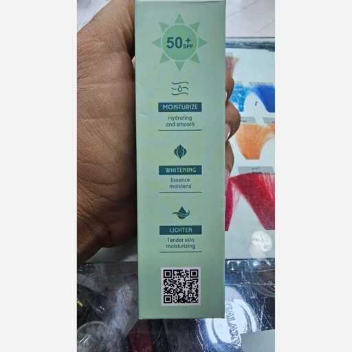 ضد آفتاب تیاگو BB کره ای ضد جوش و ضد لک و ضد چروک حاوی کلاژن ،هیارونیک اسید، پروتئین، نیاسینامید. فاقد چربی و بسیار سبک