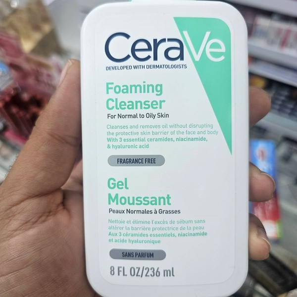 فوم شستشو صورت پوست نرمال تا چرب سراوی CeraVe Foaming Cleanser حجم 236 میلی لیتر