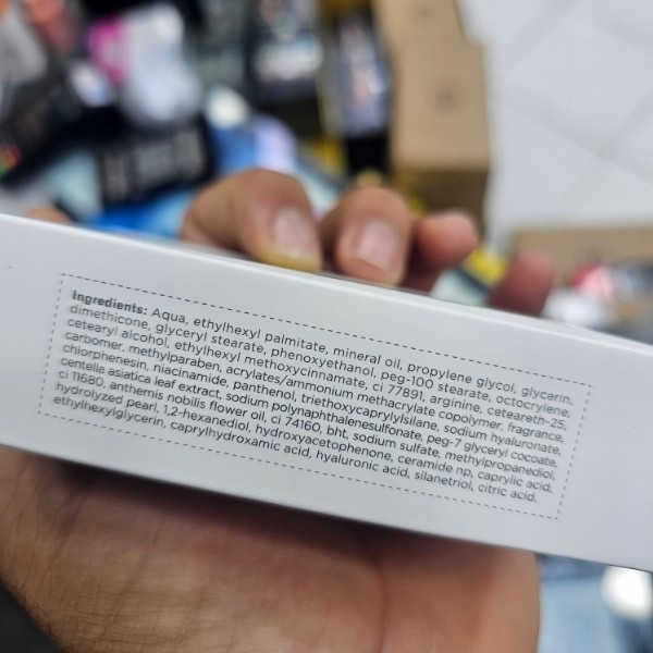 ضد آفتاب استلین سبز اورجینال حجم50گرم spf50 بافت سبک و فاقد چربی ضد حساسیت و ترمیم کننده پوست