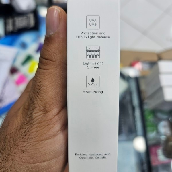 ضد آفتاب استلین سبز اورجینال حجم50گرم spf50 بافت سبک و فاقد چربی ضد حساسیت و ترمیم کننده پوست