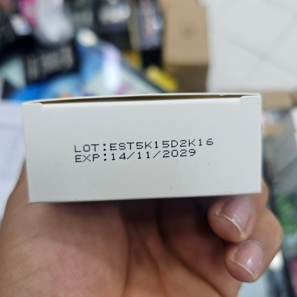 ضد آفتاب استلین سبز اورجینال حجم50گرم spf50 بافت سبک و فاقد چربی ضد حساسیت و ترمیم کننده پوست