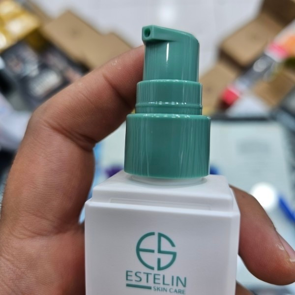 لوسیون ضد آفتاب استلین سبز حجم 75 گرمی spf50 آبرسان 8 ساعته حاوی گلوتاتیون و نیاسینامید و هیالورونیک
