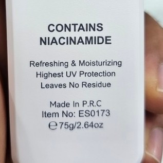 لوسیون ضد آفتاب استلین سبز حجم 75 گرمی spf50 آبرسان 8 ساعته حاوی گلوتاتیون و نیاسینامید و هیالورونیک