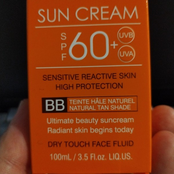ضد آفتاب رنگی دکتر دیوی SPF 60 مناسب پوست خشک و روشن کننده (BB کرم) حجم 100 گرم