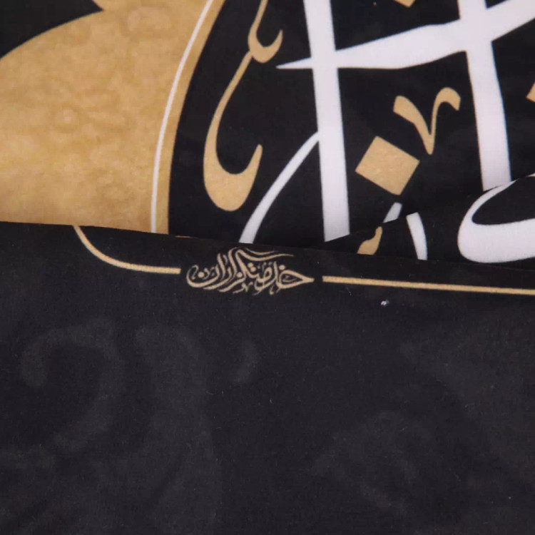 کتیبه مخمل سه عددی منقش با نام حسین منی و انا من حسین علیه السلام 65*140 و در دو طرف یا زینب الکبری سلام الله