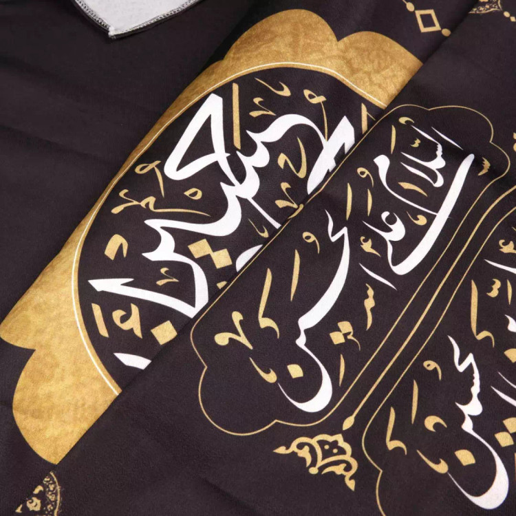 کتیبه پاناما سه عددی منقش با نام حسین منی و انا من حسین علیه السلام و در دو طرف یا زینب الکبری سلام الله علیها