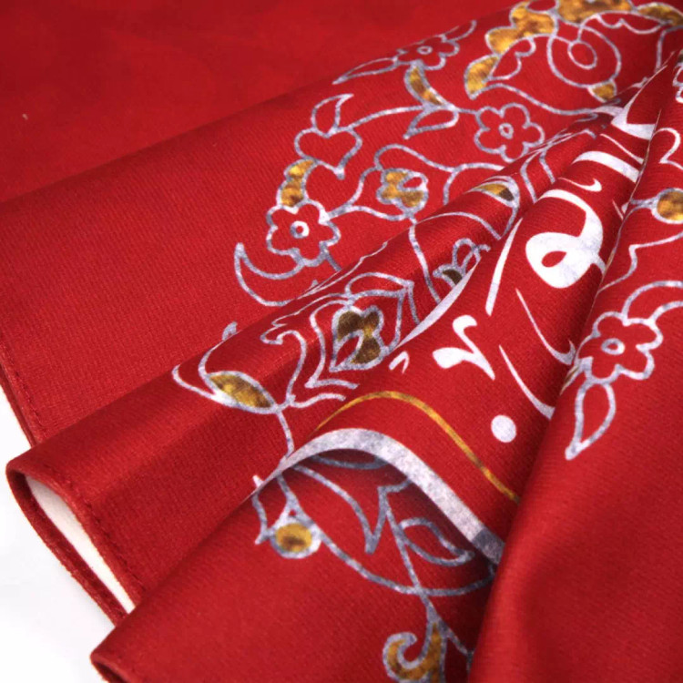 کتیبه مخمل سه عددی منقش با نام یا حسین مظلوم علیه السلام 65*140 و اللهم عجل لولیک الفرج در دو طرف 35*130
