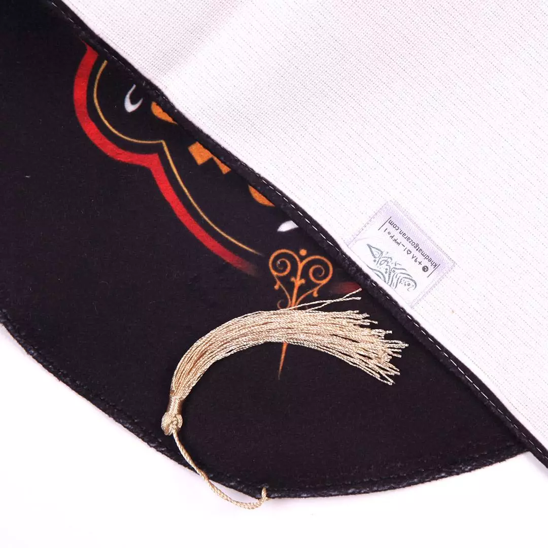 کتیبه مخمل عمودی کنار آیفونی با شعار امیری حسین و نعم الامیر مشکی 20*40