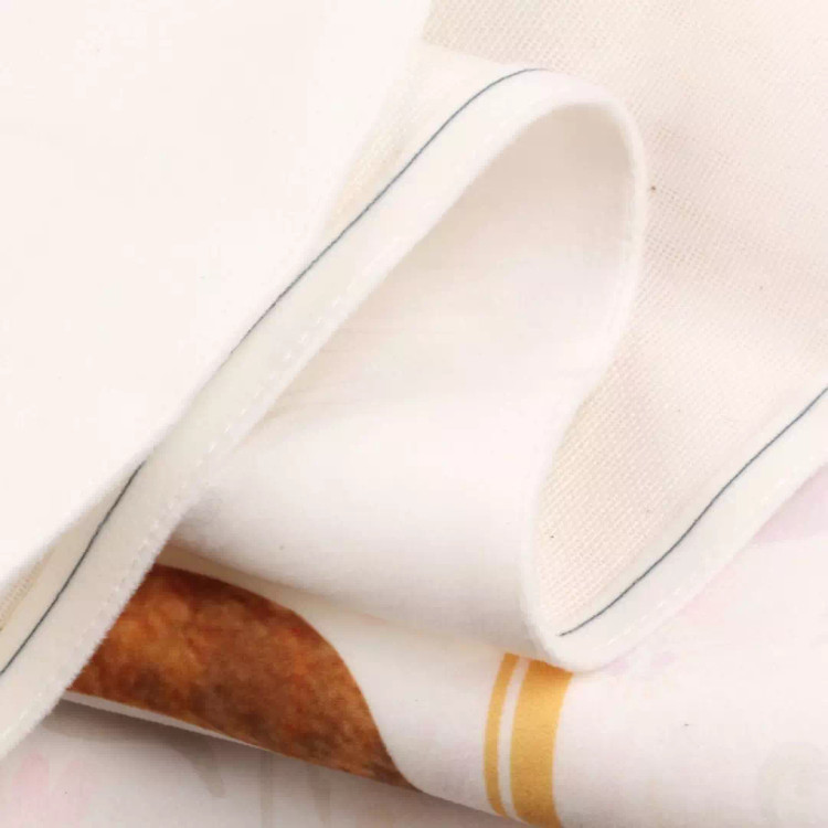 کتیبه مخمل عمودی کنار آیفونی با شعار یا علی بن ابی طالب زمینه سفید ابعاد 20*40