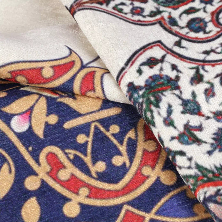 رومیزی مخمل شانل در ابعاد 100*100 سانتیمتر طرح ترنج