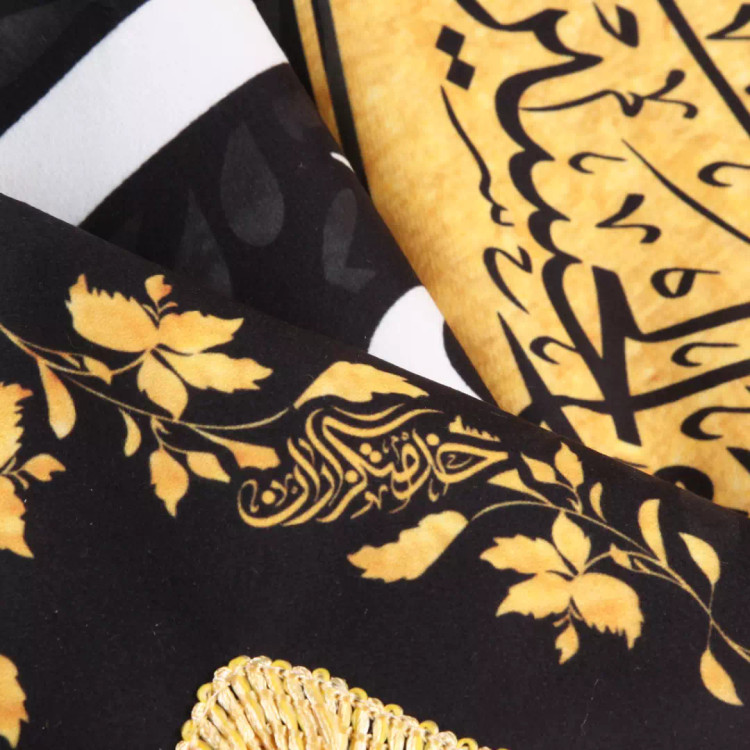 کتیبه مخمل پایین هلالی با شعار السلام علیک یا فاطمه الزهرا در پایین اللهم عجل لولیک الفرج (700836) 140*300 سانتی متر