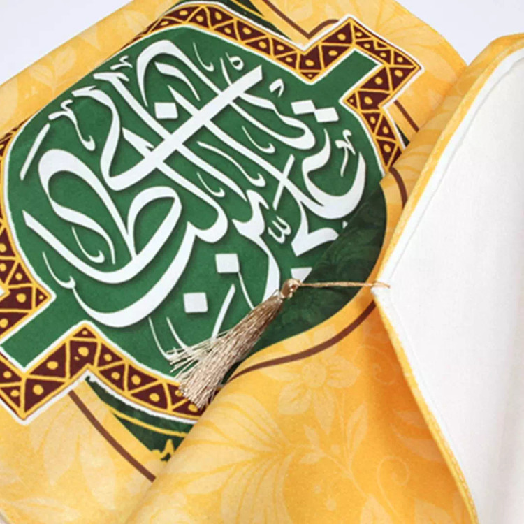 کتیبه مخمل سه عددی منقش با نام علی ابن ابی طالب سبز 65*140 و در دو طرف علی ابن ابی طالب کرم 35*130
