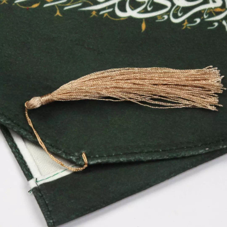 کتیبه مخمل عمودی کنار آیفونی با شعار علی ولی الله زمینه سبز 20*40