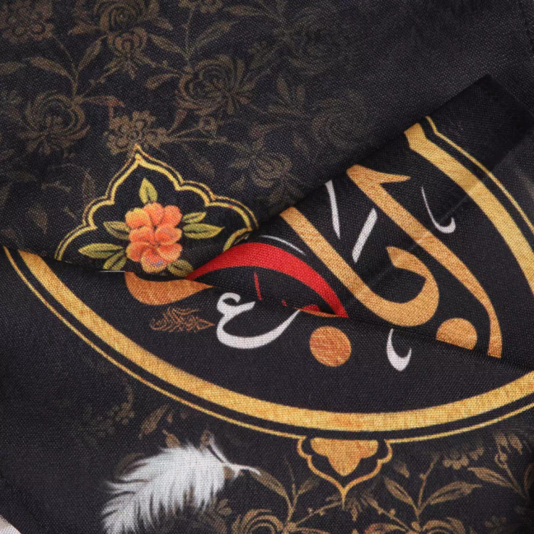 کتیبه پاناما عمودی کنار آیفونی با شعار اباعبدالله الحسین نوشته طلایی قرمز زمینه مشکی 20*40