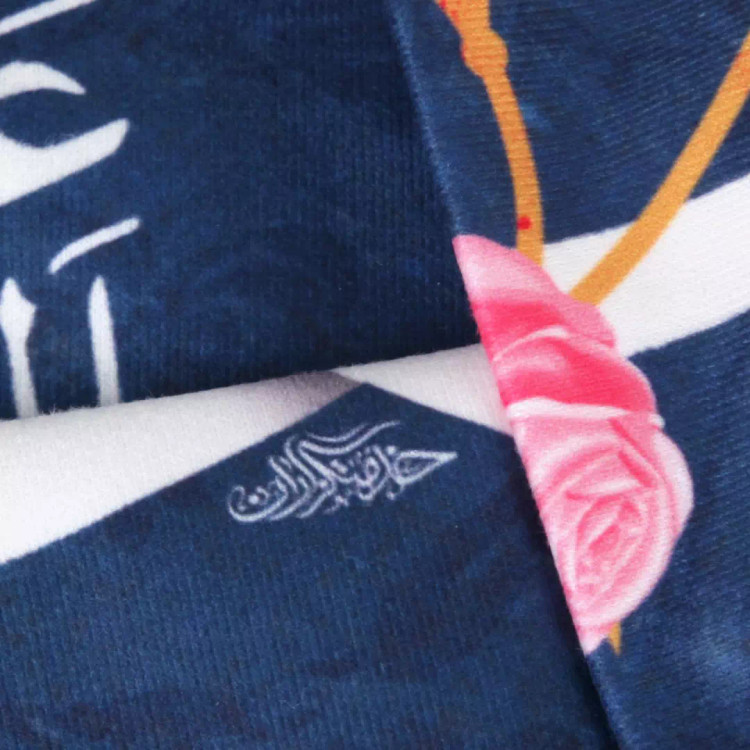 کتیبه مخمل تک عمودی با شعار یا علی ابن ابی طالب زمینه سورمه ای 65*135