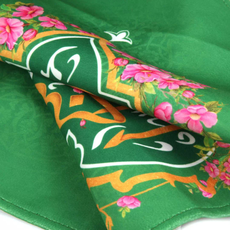 کتیبه ستونی مخمل با شعار حسن ابن علی المجتبی