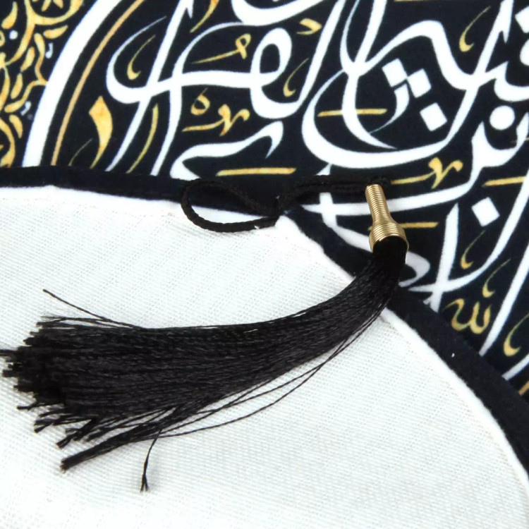 کتیبه مخمل کنار آیفونی با شعار شَهْرُ رَمَضانَ الَّذی أُنْزلَ فیهِ الْقُرْآنُ 20*40