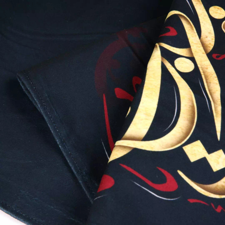 کتیبه ستونی مخمل با شعار فزت و رب الکعبه